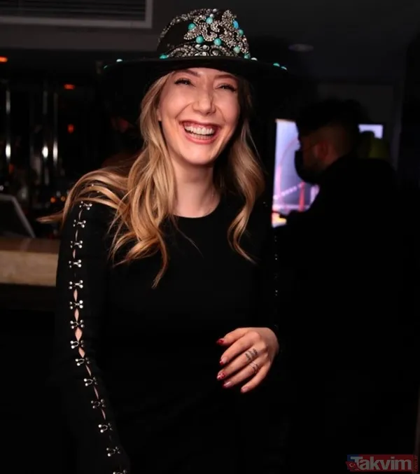 Yasmin Erbil Boğaz'a karşı sere serpe yattı tekne pozu olay! Mehmet Ali Erbil'in kızı gelen yorumları görmek bile istemedi! 'Güzel bir...' - 2