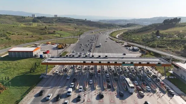 Bayramda yoğun trafik: Otoyollardan geçen araç sayısı belli oldu | Yavuz Sultan Selim Köprüsünden rekor geldi