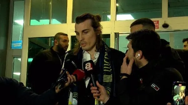 Fenerbahçe Çağlar Söyüncü'yü resmen duyurdu! İmza atmak için İstanbul'a geldi-4