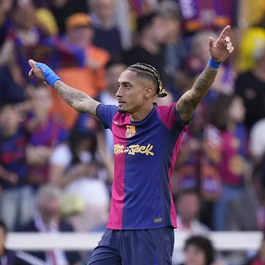 Raphinha imzayı atıyor