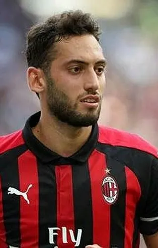 Son dakika: Hakan Çalhanoğlu Beşiktaş'ta