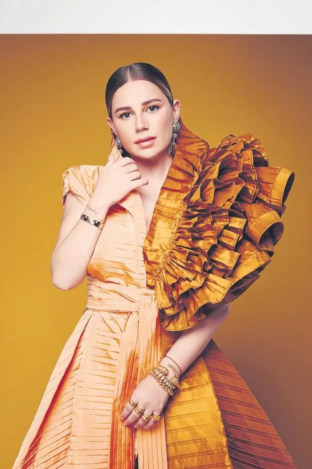 1660594632573.jpeg Yasemin Özilhan boşanma iddialarına noktayı koydu! İzzet Özilhan'ın...-10