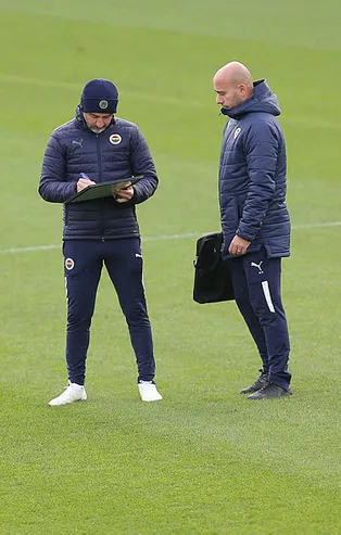 Fenerbahçe'de yeni sistemle devam kararı! Vitor Pereira inadından vazgeçti