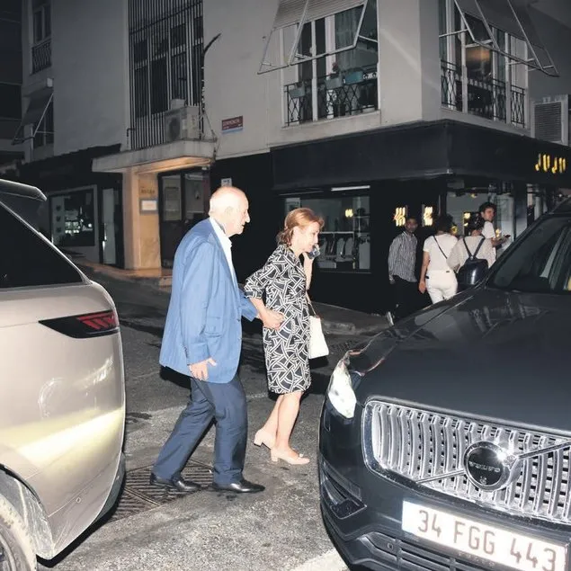 Bebek’te el ele