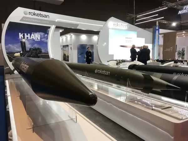 savunma-sanayinin-yeni-imzasi-milli-fuze-khanin-ilk-ihracati-endonezyaya-yapilacak-1667460207690.jpg