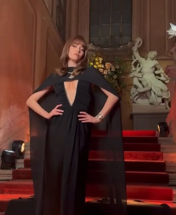 A.B.İ. dizisinin Çağla'sı Afra Saraçoğlu'ndan yeni imaj: Saç ve stil değişikliği yaptı-4