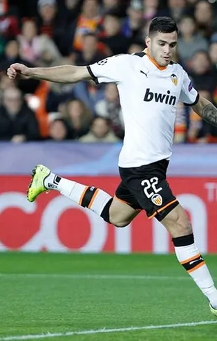 Fenerbahçe ile Valencia arasındaki pazarlıklar tam gaz devam ediyor! Fark 3 milyon Euro