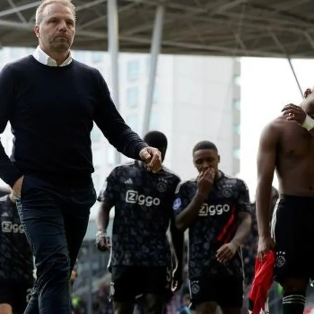 Ajax’ta kan kaybı sürüyor