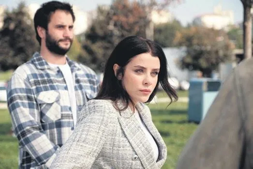 bir-deri-bir-kemik-kaldi-simge-sagin-46-kiloya-dustugunu-duyurdu-1698368501706.jpeg Bir deri bir kemik kaldı! Simge Sağın, 46 kiloya düştüğünü duyurdu-9