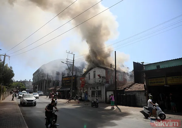 Antalya'da ortalık karıştı! Benzin döküp evi ateşe verdi, oturup yangını izledi: Gençliğimi de burada yaktım - 9