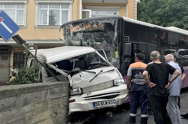 Son dakika: Üsküdar'da trafik kazası: 4 yaralı