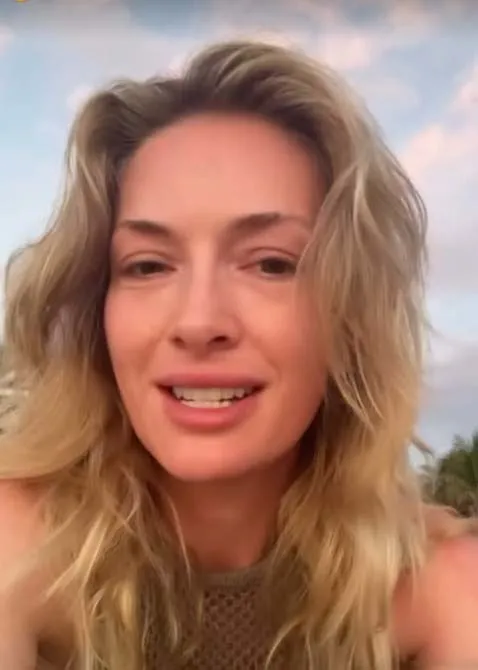 yasemin-kay-allen-yeni-yasini-meksika-sahillerinde-tek-basina-kutladi-1752240978492.jpg Kaynak: Sosyal medya