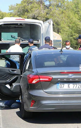 Antalya'da otoyol üzerinde sır cinayet! Boğazı kesilmiş halde bulundu