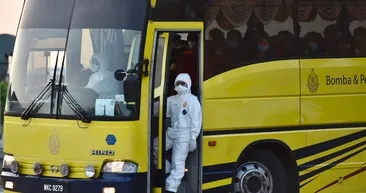 Çin’de yeni tip koronavirüs nedeniyle ölü sayısı 425’e çıktı! Hong Kongda ilk can kaybı