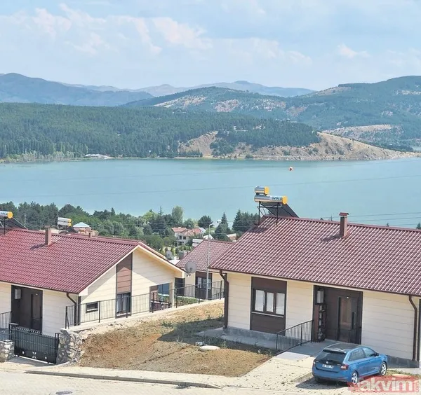 Devlet var devlet yar! Depremzedelere göl manzaralı villa konforunda köy evi imkanı: "Devletimizden memnunuz" - 3
