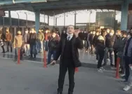 İstanbulda yine ulaşım rezaleti! Vatandaşlardan İETT durağında otobüs isyanı!