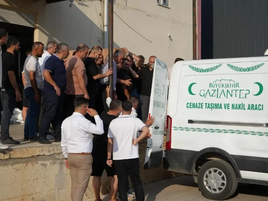 KKTC Başbakanı Üstel açıkladı: Gemide ulaşılmayan alan kalmadı, başka naaşa rastlanmadı-4