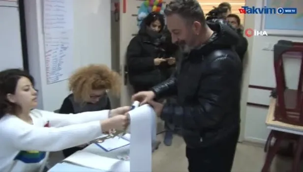 Cem Yılmaz oyunu kullandı