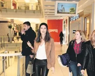 Ağzı açık Yasemin