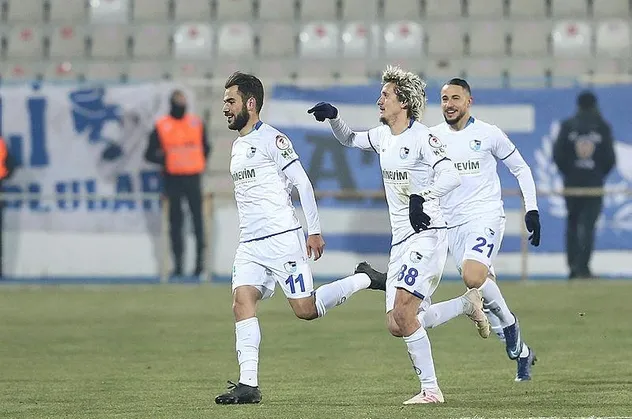 Kartal'a Erzurum'da soğuk duş! BB Erzurumspor 3-2 Beşiktaş (MAÇ SONUCU)