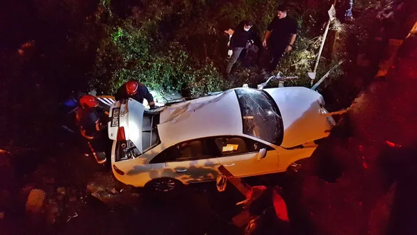 sakarya-sapancada-otomobil-dere-yatagina-dustu-surucu-oldu-1632722928118.jpg Sakarya Sapanca'da otomobil dere yatağına düştü sürücü öldü-4