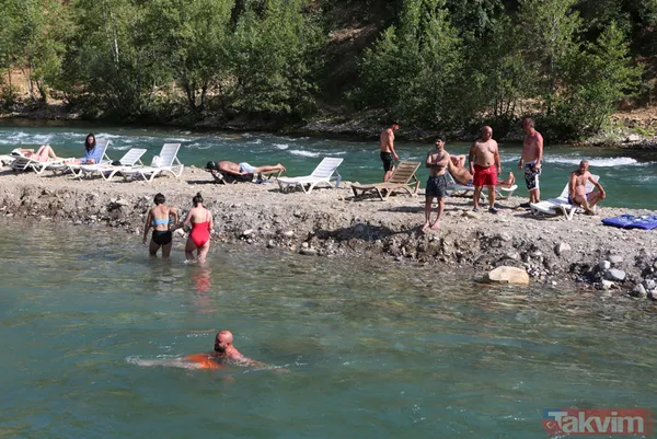 Tunceli'de 40 derece sıcaktan bunalanlar Munzur ve Pülümür çaylarında serinledi - 16