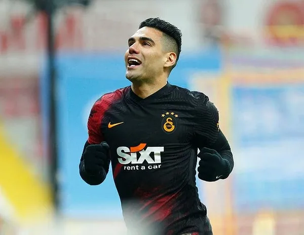 Falcao sahalara fırtına gibi döndü: Taraftarlar doktorunu kahraman ilan etti-3