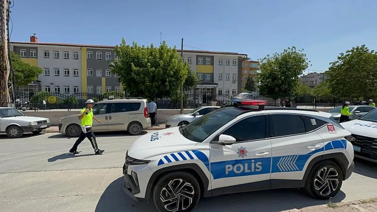 Konya'da bir okulda silahlı saldırıya uğrayan öğretmen Muhammed Öz hayatını kaybetti