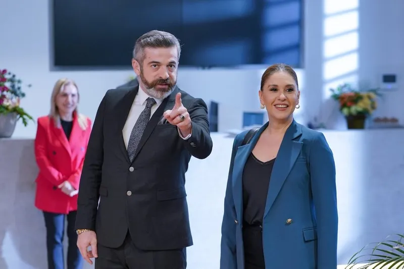 kizilcik-serbetinde-2-yeni-basrol-ayriligi-krizi-cikti-diziyi-finalin-esigine-getirecek-1707032801353.jpg Kızılcık Şerbeti'nde 2 yeni başrol ayrılığı krizi duyuruldu; Diziyi finalin eşiğine getirecek!-4