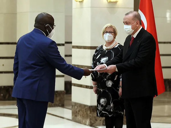 son-dakika-baskan-erdogan-guven-mektubu-sunan-buyukelcileri-kabul-ediyor-1615468308112.jpg SON DAKİKA: Başkan Erdoğan'dan Külliye'de peş peşe önemli kabuller-2