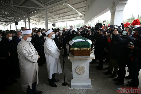 Adalet Bakanı Abdulhamit Gül'ün annesi aile mezarlığına defnedildi - 19