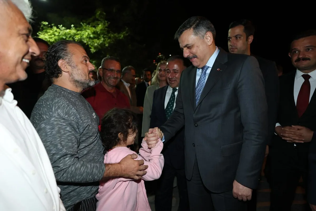1789288783501.jpeg Okul giriş-çıkışlarında sıkı güvenlik! 81 ilde ekipler sahada, öncelikli okullara 2 bin 804 el dedektörü tedarik edildi-8