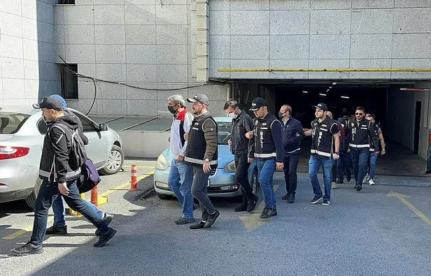 CHP’li Kadıköy Belediyesi'ndeki rüşvet ağı Maltepe'ye uzandı! Onlarca kişi için tutuklama talebi polisler belediye binasında-7