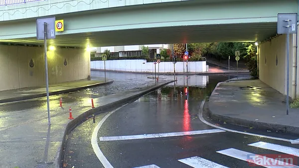 İstanbul'da yağmur etkisi! İstiklal'i su bastı Vatan Caddesi'nde yol çöktü... En çok o ilçeye yağdı - 8