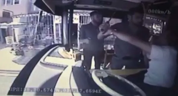 Malatya'da otobüs şoförüne satırla saldırdı - 6