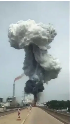 son-dakika-almanya-leverkusende-cop-toplama-tesisinde-patlama-yuksek-tehlike-uyarisi-yapildi-1627378223441.jpg SON DAKİKA: Almanya Leverkusen'de çöp toplama tesisinde patlama! Yüksek tehlike uyarısı yapıldı-3