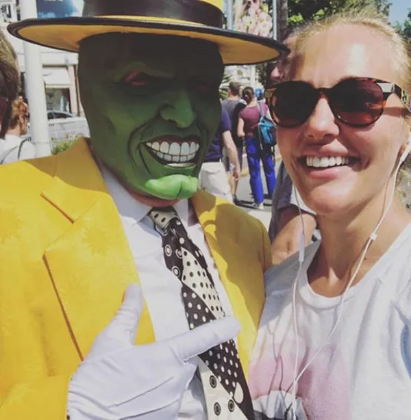 Meryem Uzerli'nin estetiğine eleştiri yağmuru-6