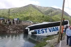 Son dakika: Bitlis Tatvan'da yolcu otobüsü dereye uçtu: 7 yaralı
