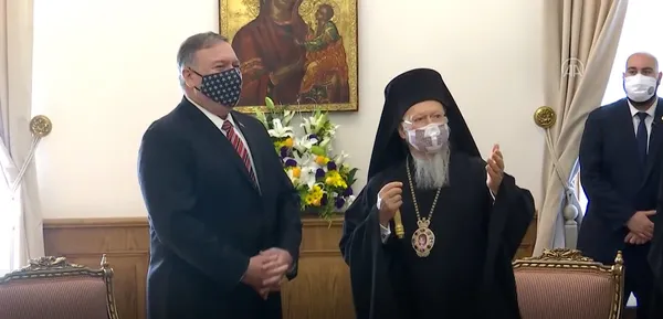 abd-disisleri-bakani-mike-pompeo-ve-fener-rum-patrigi-bartholomeos-koronaya-ragmen-tokalasti-1605604128712.jpg
