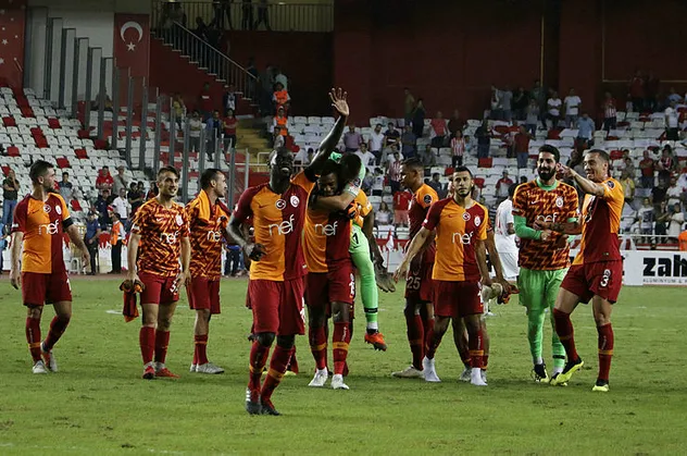 Hayat Galatasaray'a güzel!