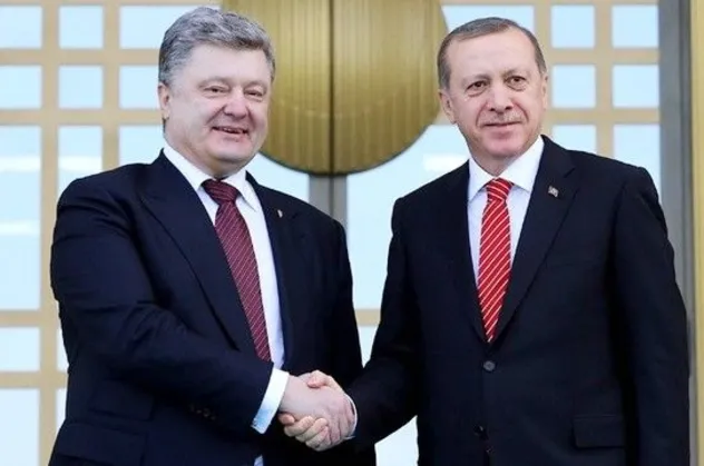 Poroşenko'dan Erdoğan'a tebrik mesajı