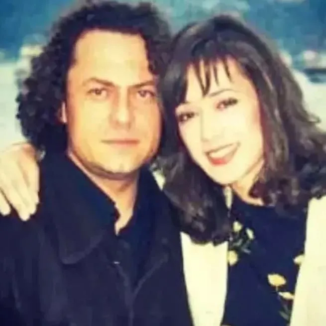 Kağıt üzerinde hala evliler! Uğur Yücel'in 42 yıllık eşi bakın hangi oyuncu çıktı! - 7