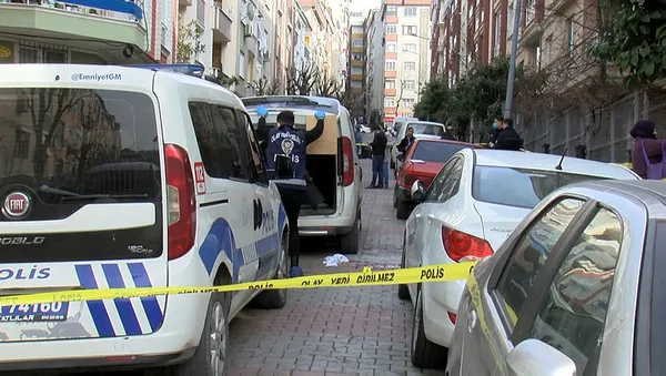 1645080121869.jpg Bahçelievler'de parasını alamayan işçilerle inşaat sahipleri birbirine girdi! Sopalı silahlı kavgada 5 yaralı-2
