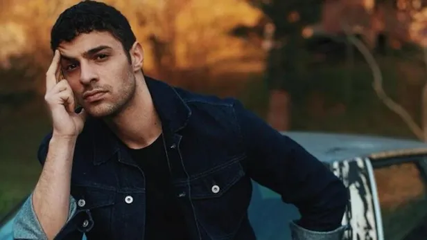 kardeslerim-dizisinin-kadiri-halit-ozgur-sari-geri-donuyor-ayriligi-kisa-surdu-kirmizi-odanin-muratiydi-eski-projesine-gecis-yapti-1639476561276.jpg Kardeşlerim dizisinin Kadir'i Halit Özgür Sarı geri dönüyor ayrılığı kısa sürdü! Kırmızı Oda'nın Murat'ıydı eski projesine geçiş yaptı-5