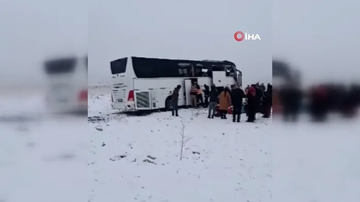 Son dakika: Kars Sarıkamış'ta feci kaza! Otobüs kontrolden çıktı: Ölü ve yaralılar var! Valilikten açıklama-4