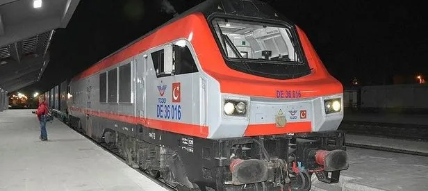 Bakü'den yola çıkan ilk tren Kars'a ulaştı