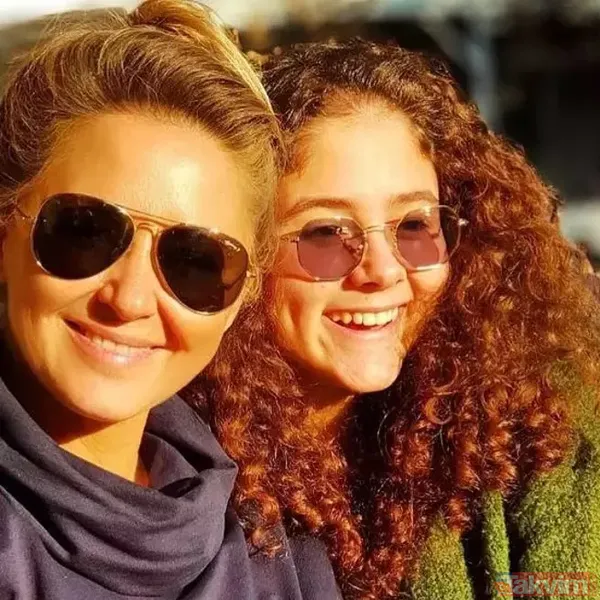 Pınar Aylin Ve Kızı Maya