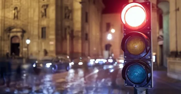 2026 tarifesi belli oldu: Vergi, harç ve ceza! Kırmızı ışık ihlali 2 bin 719 TL’ye patlayacak