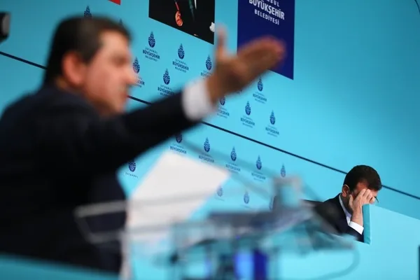 ibb-ulasimda-sifir-cekti-chpli-ibb-baskani-ekrem-imamoglu-sekilden-sekile-girdi-1638022959898.jpg İBB ulaşımda sıfır çekti! CHP'li İBB Başkanı Ekrem İmamoğlu şekilden şekile girdi-3