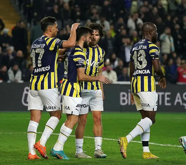 fener-erteleme-macinda-konyayi-4-golle-maglup-etti-1677373495934.jpeg